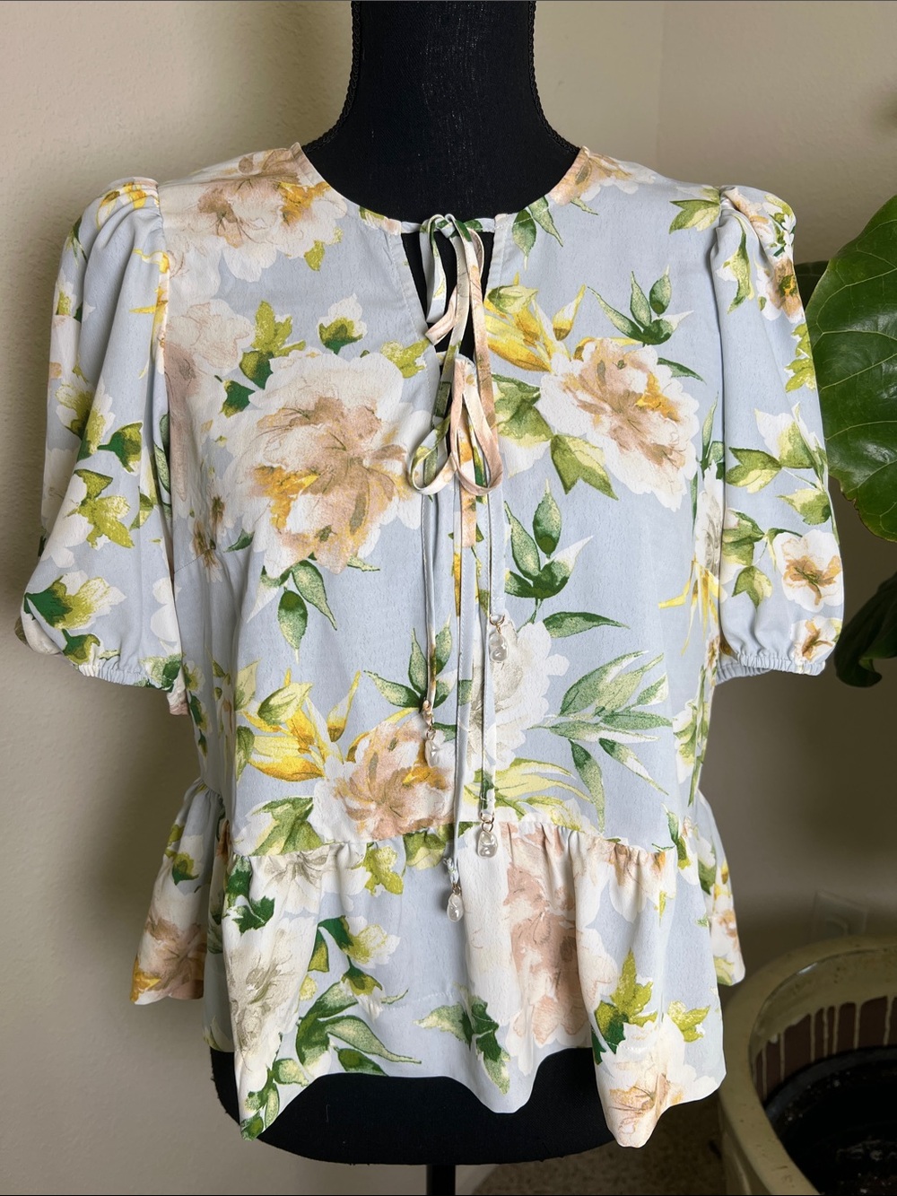 CeCe Women’s Floral Puff Sleeve Peplum Tie Front Blouse Size Medium